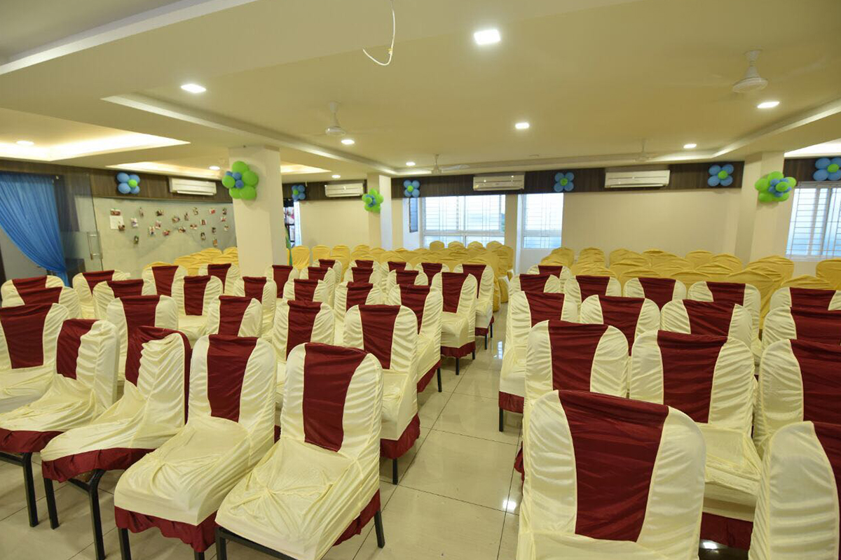 Guru in furshined home gallery image