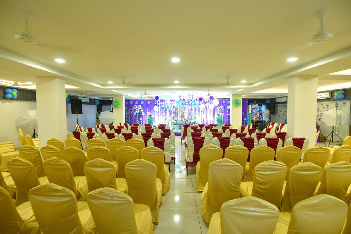 Guru in furshined home gallery image